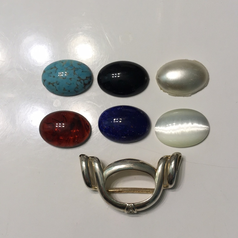 Silver tone slide for necklace with 6 stones